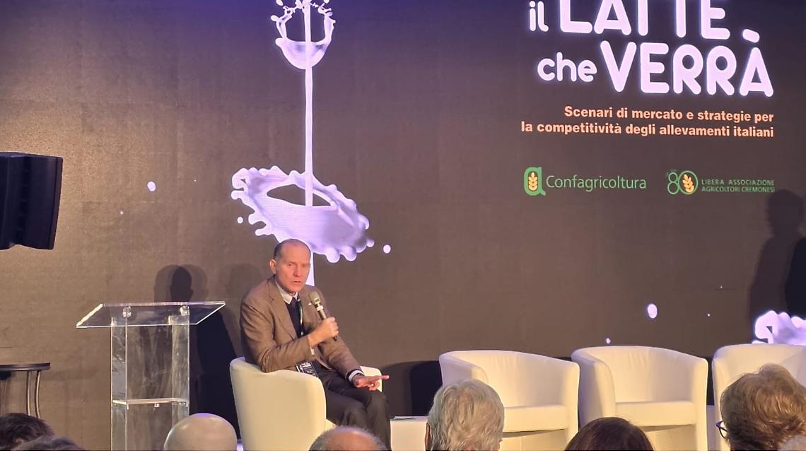 Latte, Giansanti al Tavolo del 2 dicembre: «Nessuna riduzione del prezzo in Italia»