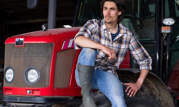 Insediamento giovani agricoltori: premio fino a 50.000 euro in Lombardia, domande dal 16 febbraio