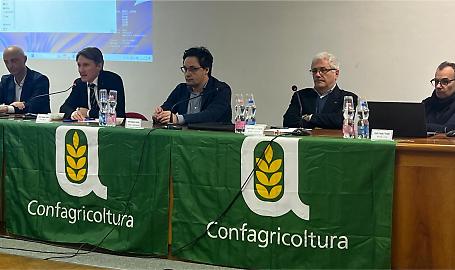 La Libera, quando il confronto parte dalla base